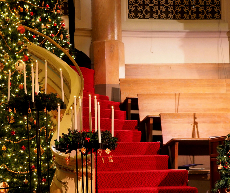 Holiday Swags for Staircases