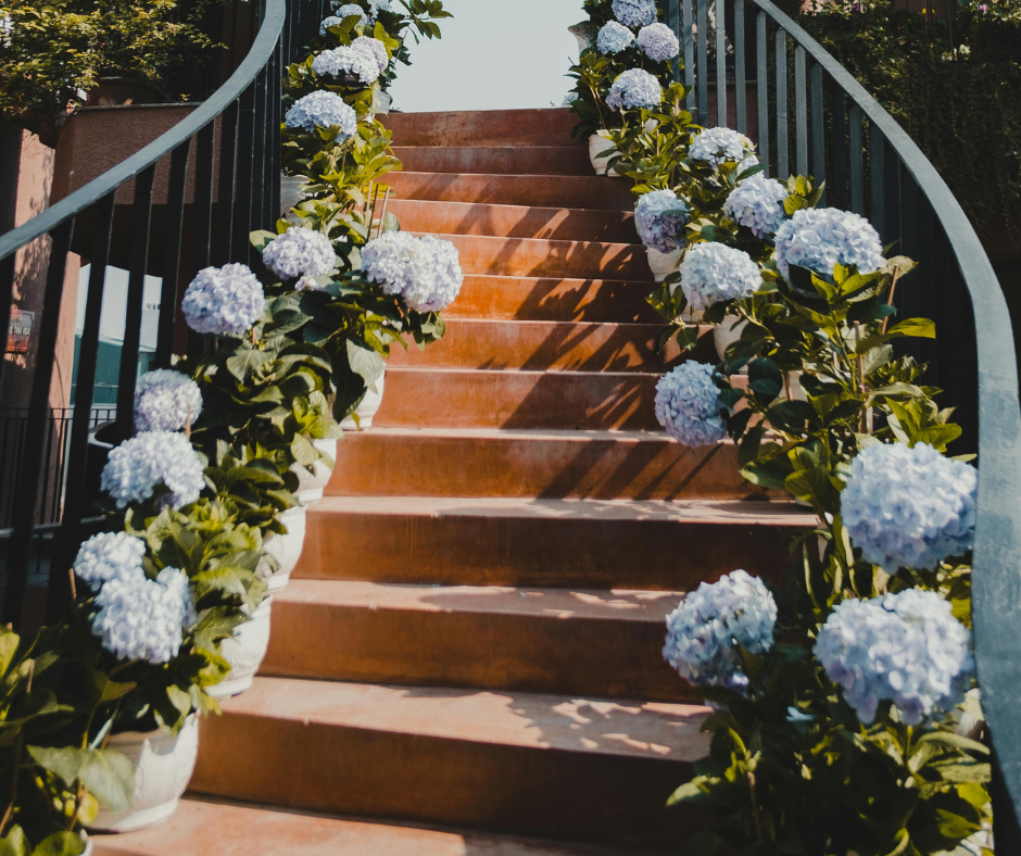 Summer Staircase Decorating Ideas