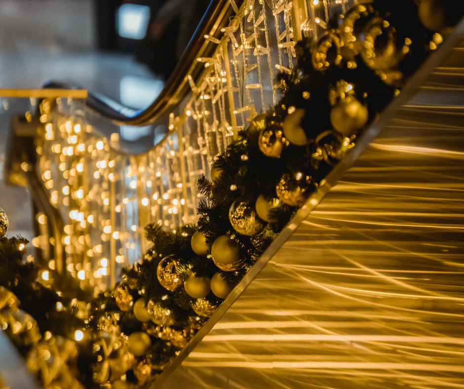 Holiday Staircase Decor