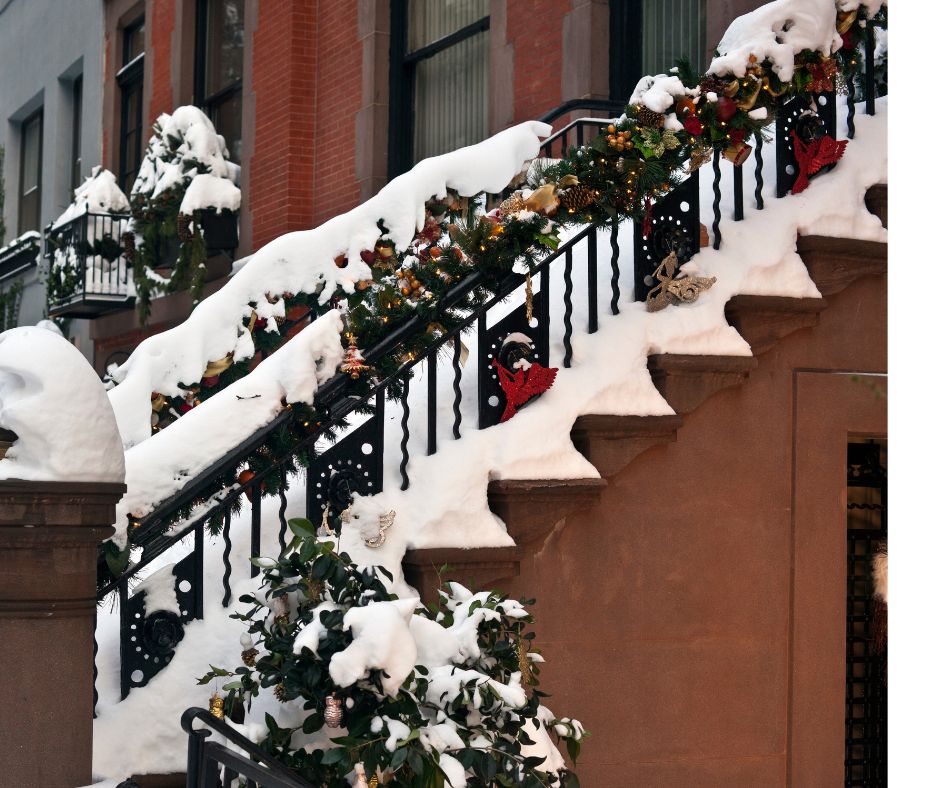 Winter Staircase Decorating Ideas