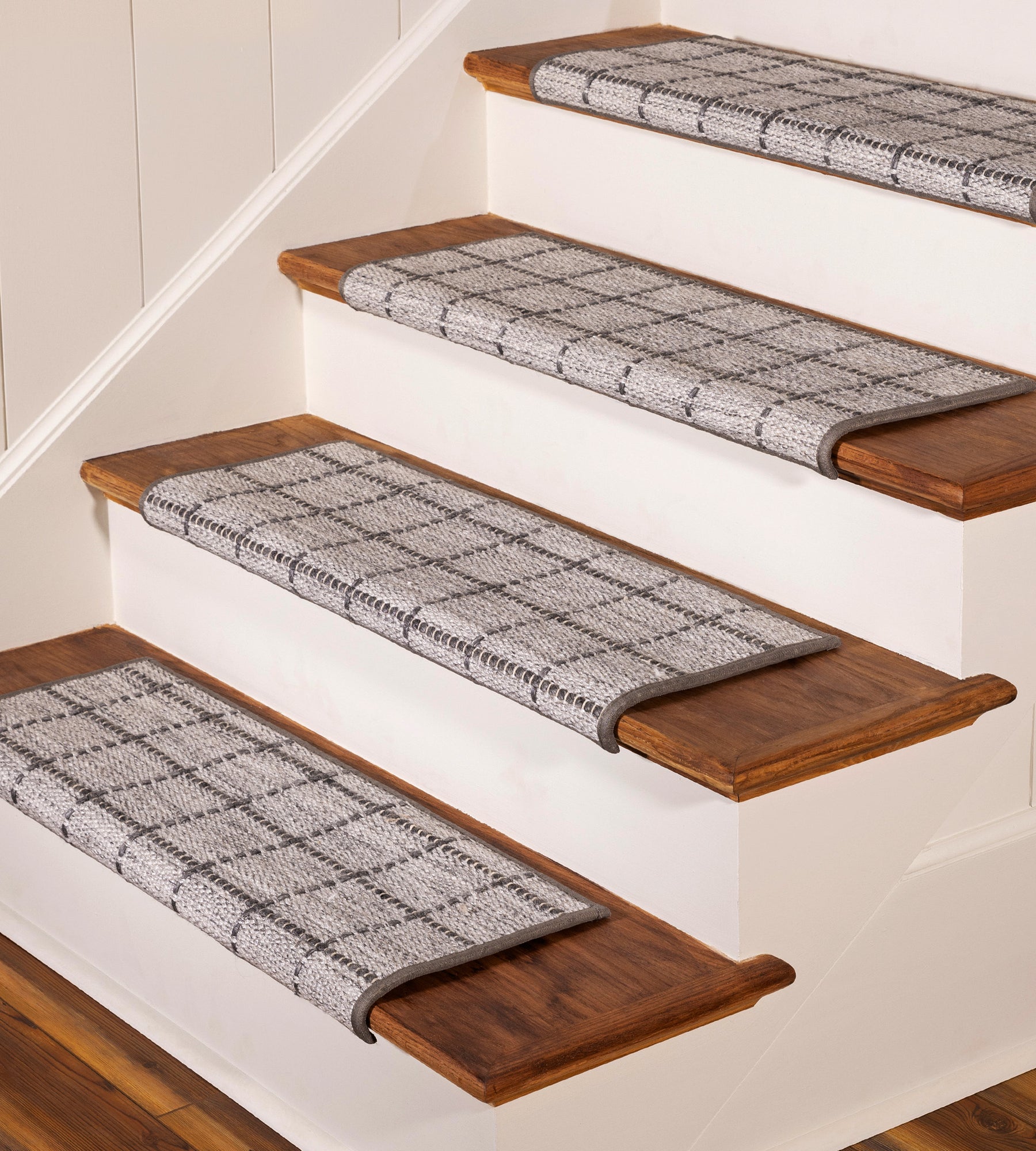 Oak Valley Tailored Square